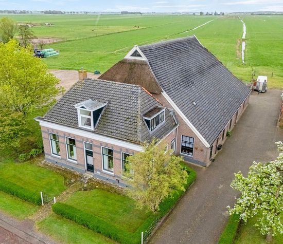Burgemeester G W Stroinkweg 46, Zuidveen