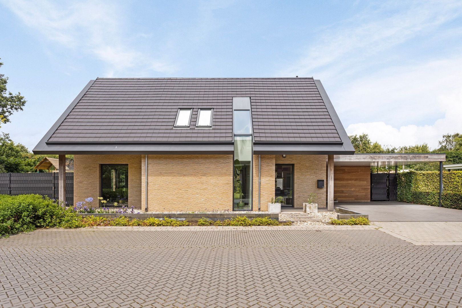 Gulden 2, Uden foto-66