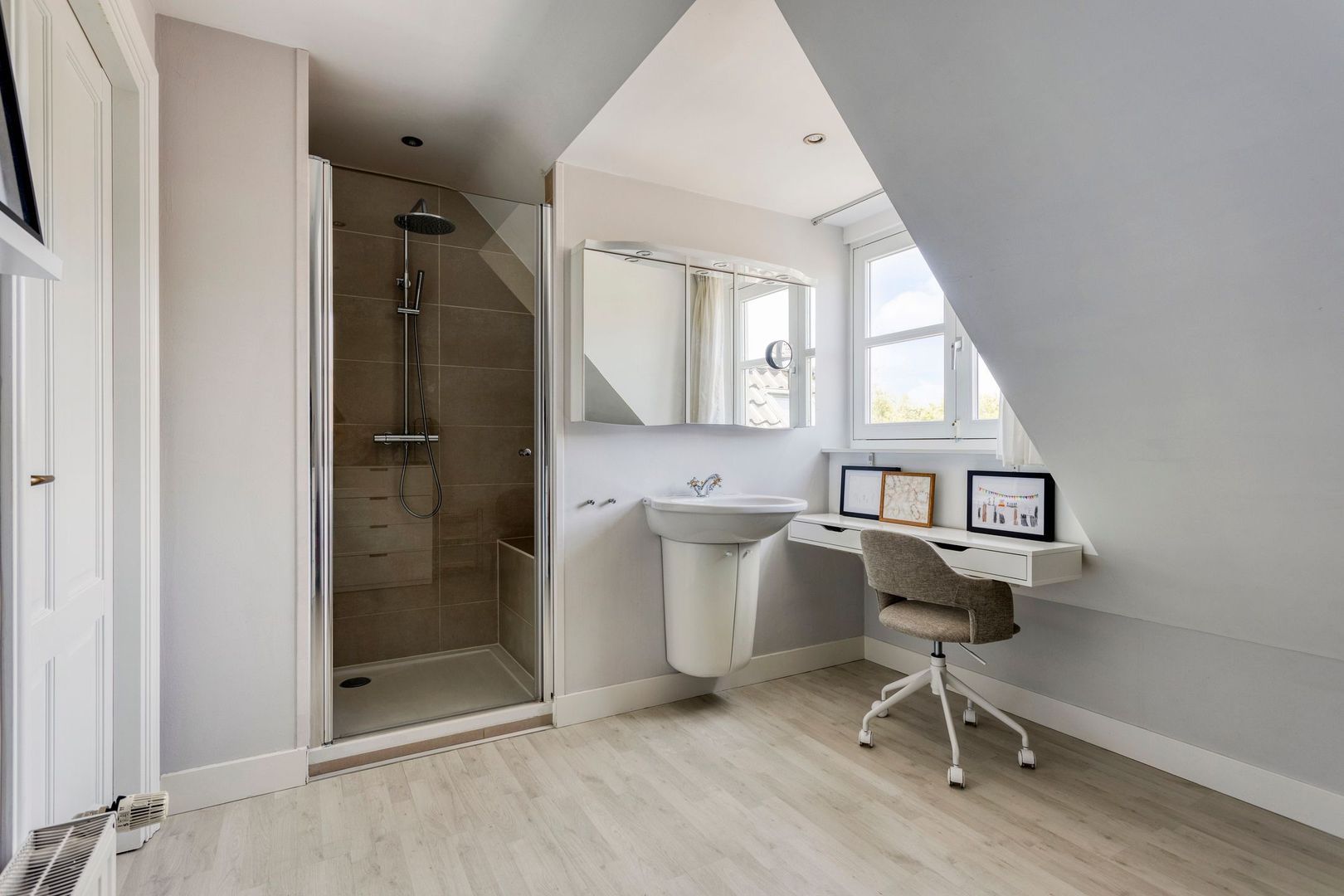 Opper 14, Uden foto-31