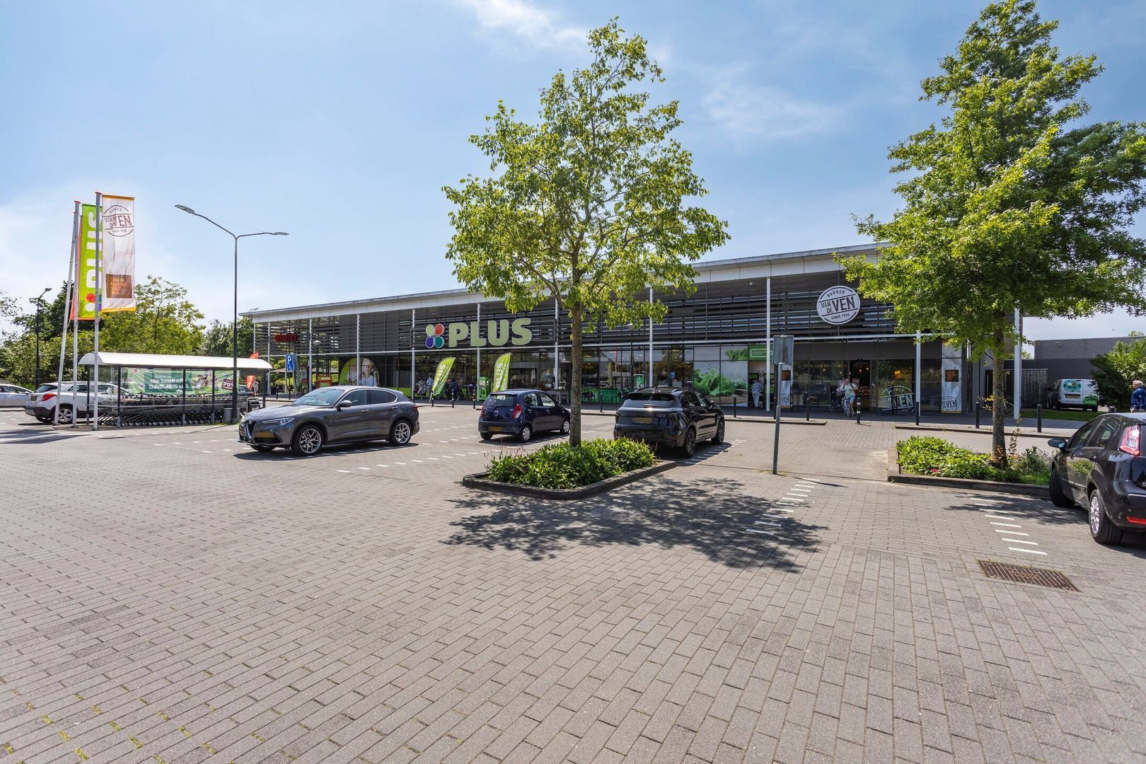 Opper 14, Uden foto-52