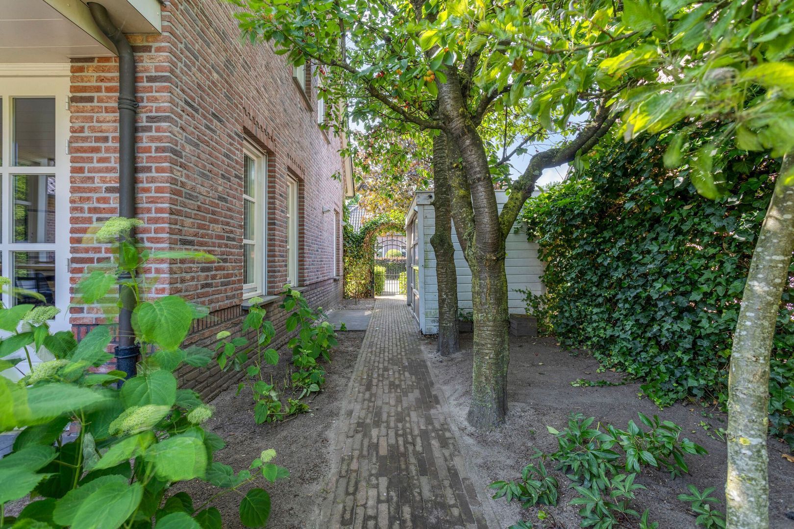 Opper 14, Uden foto-46