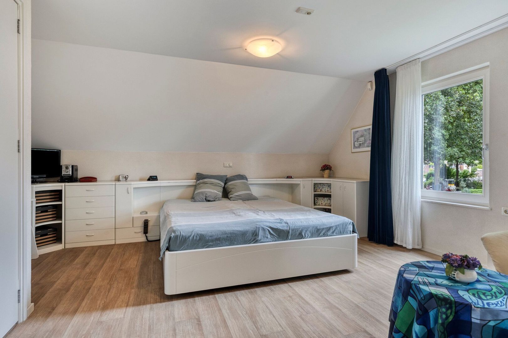 Stoffels 101, Uden foto-24