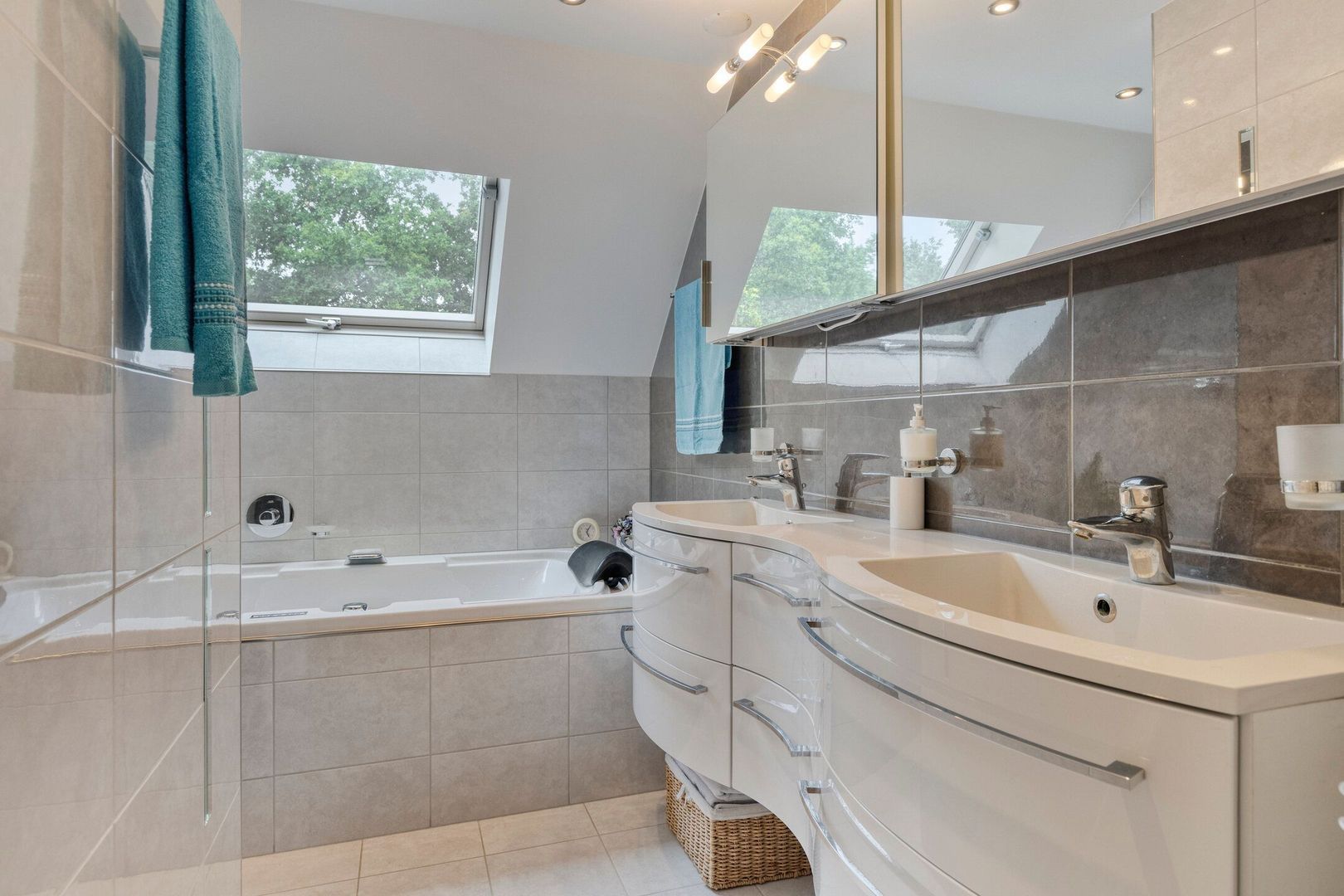 Stoffels 101, Uden foto-26