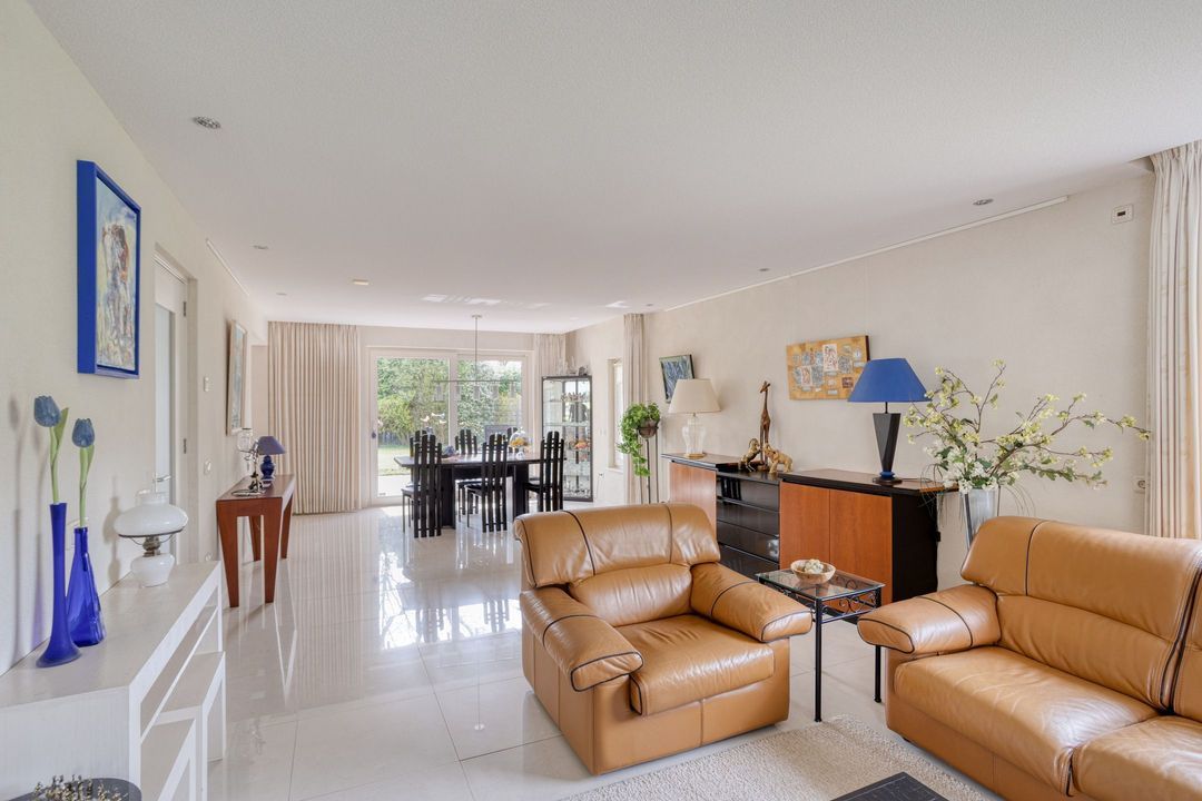 Stoffels 101, Uden foto-2