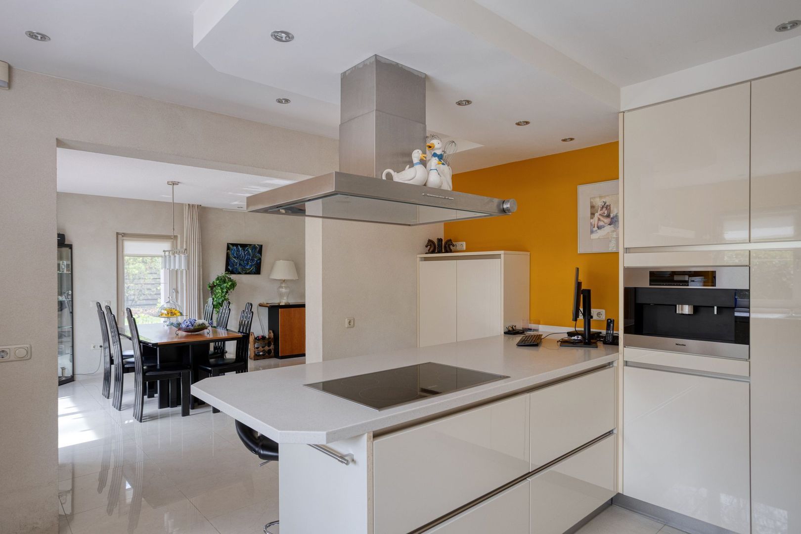 Stoffels 101, Uden foto-18