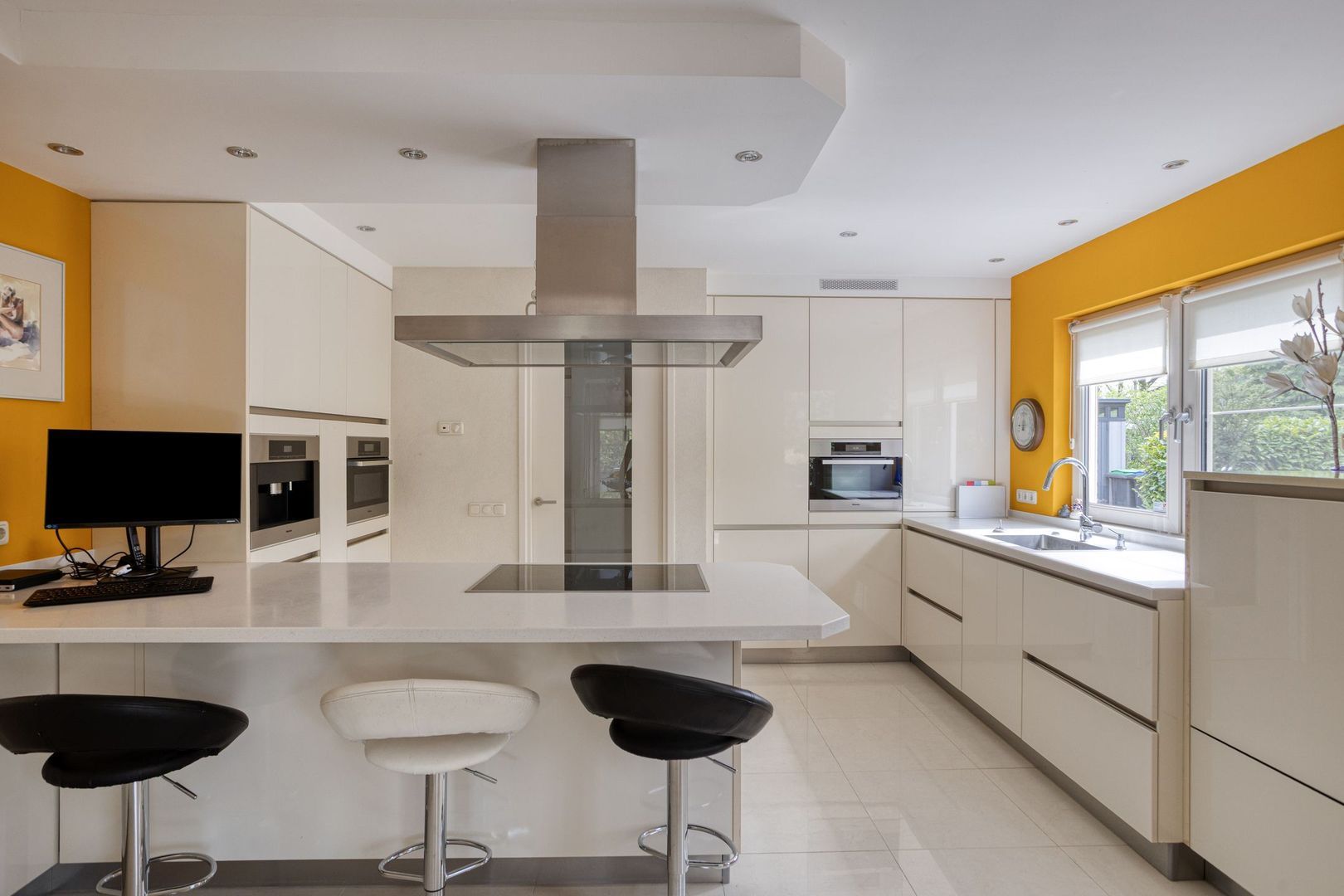 Stoffels 101, Uden foto-17