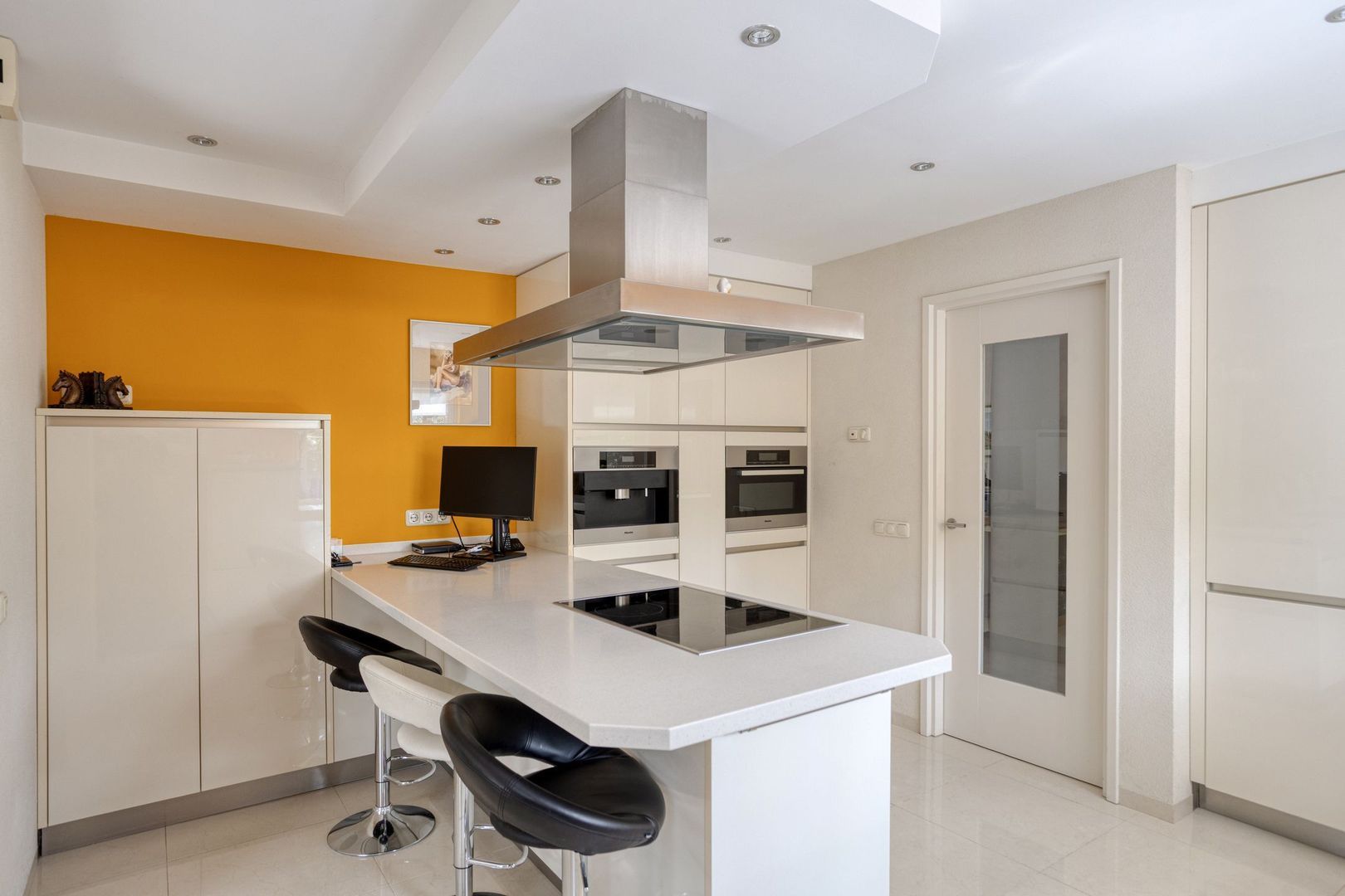 Stoffels 101, Uden foto-16