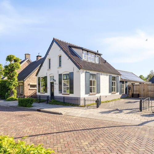 Burgemeester Buskensstraat 22, Uden foto-1