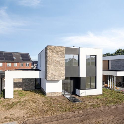 Strengen 3, Uden foto-1