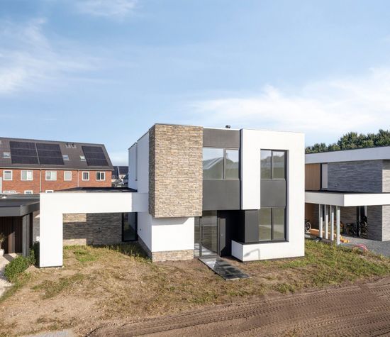 Strengen 3, Uden