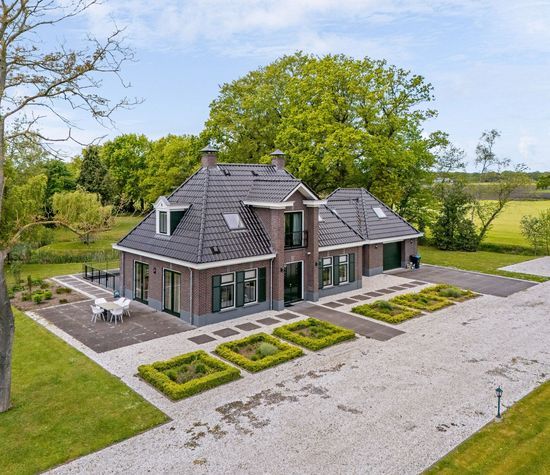 Mandefjild 2, Bakkeveen