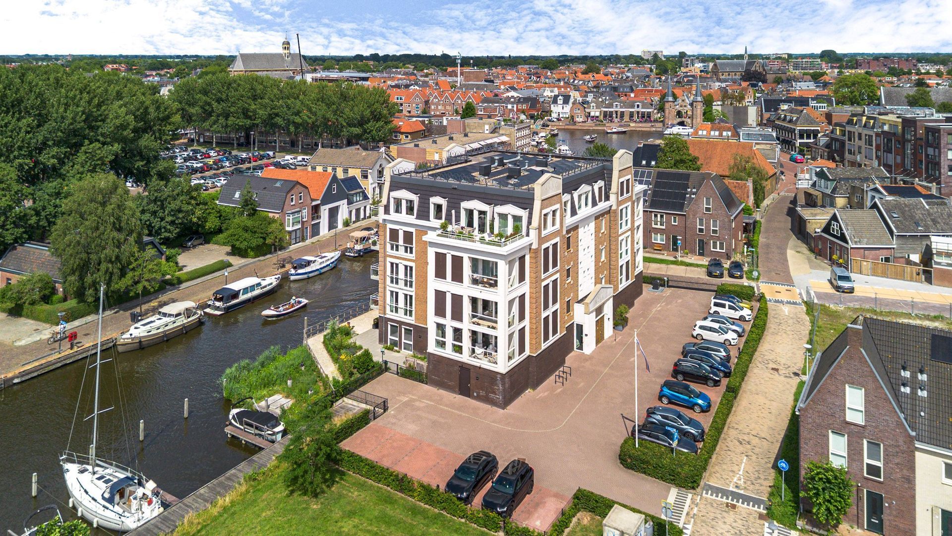 Waterbron 1 402, Sneek foto-0