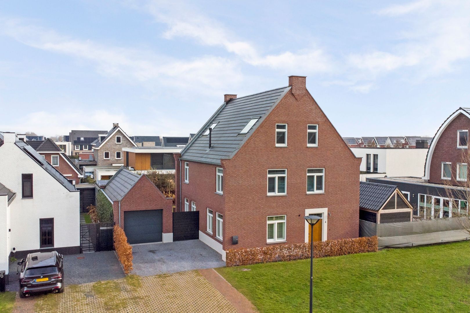 Zilverkarper 4, Vlijmen foto-0