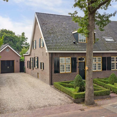 St.-Lambertusstraat 14, Cromvoirt foto-1