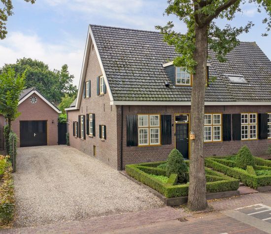 St.-Lambertusstraat 14, Cromvoirt