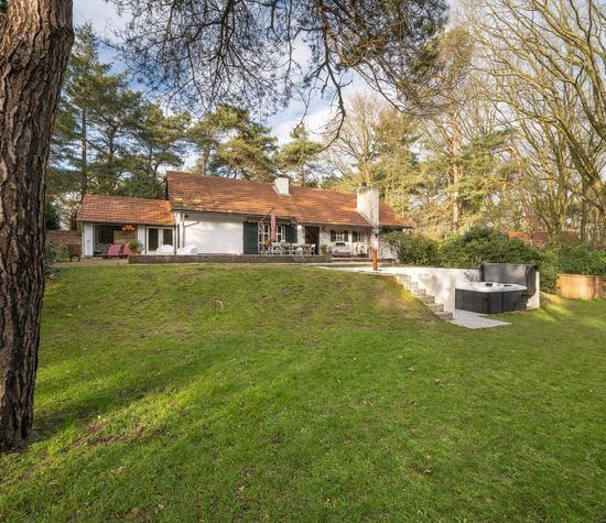 Elzenstraat 7, Nuland