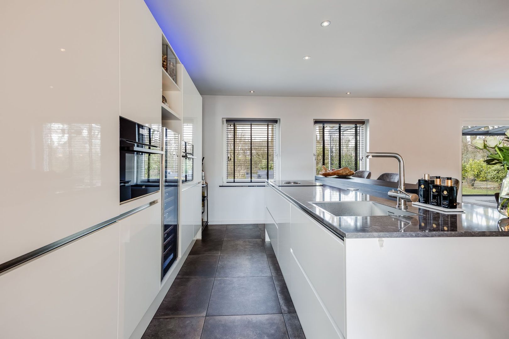 Contrabas 46, Etten-Leur foto-20