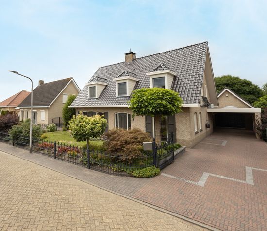 Lijsterbesstraat 10, St. Willebrord