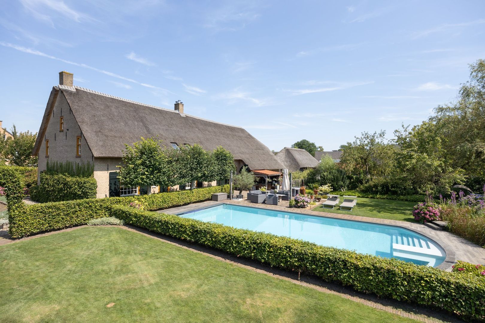 Hoge Neerstraat 15, Etten-Leur foto-0