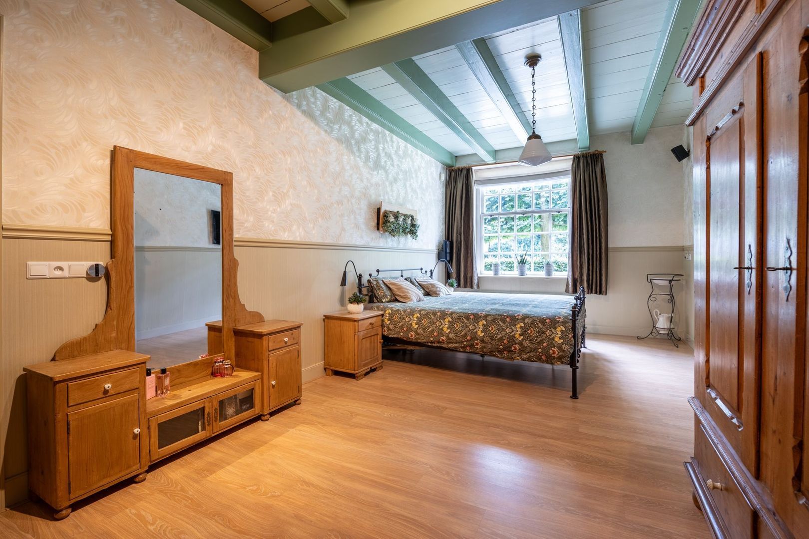 Hoge Neerstraat 15, Etten-Leur foto-21