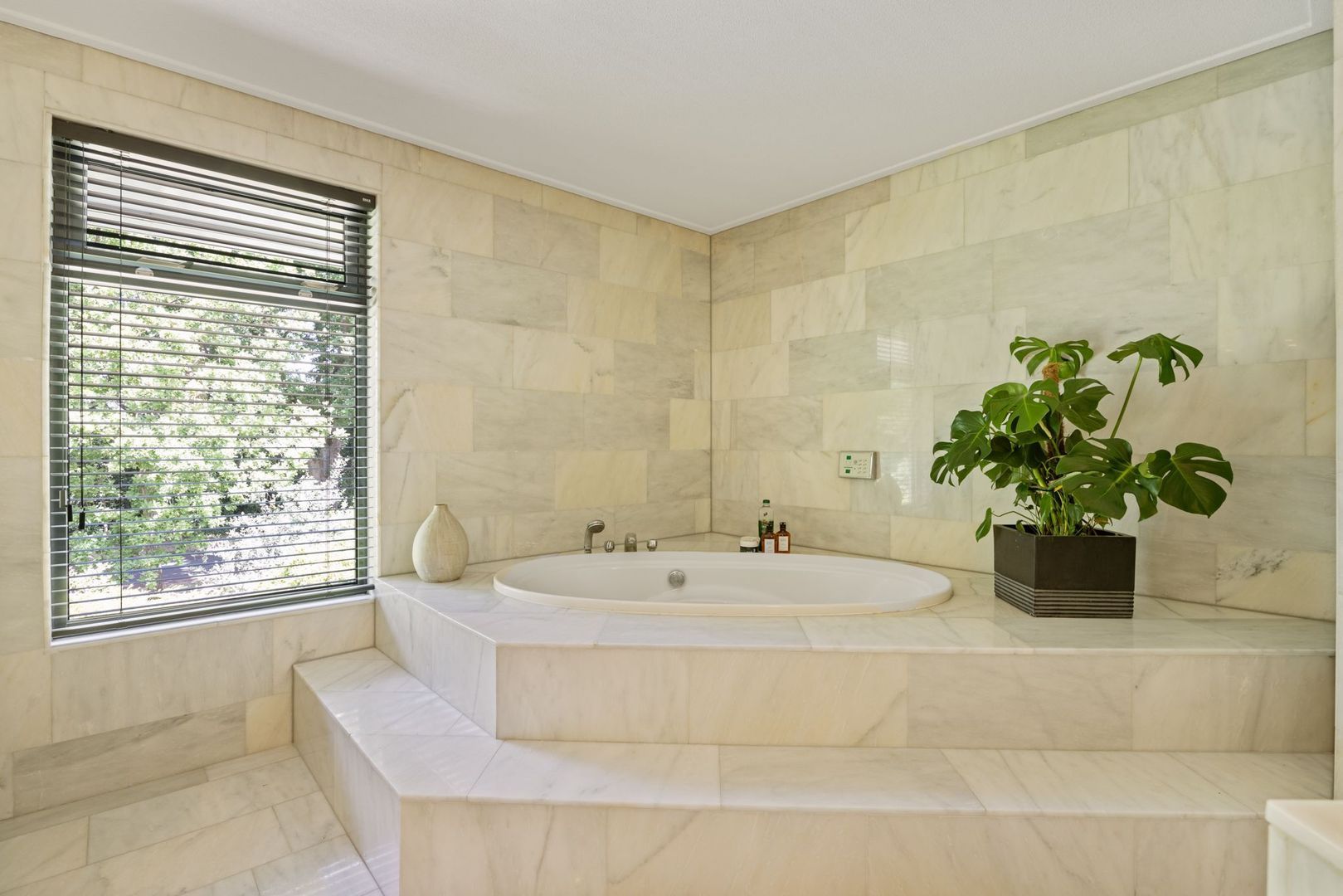 Taconietdijk 2, Roosendaal foto-43