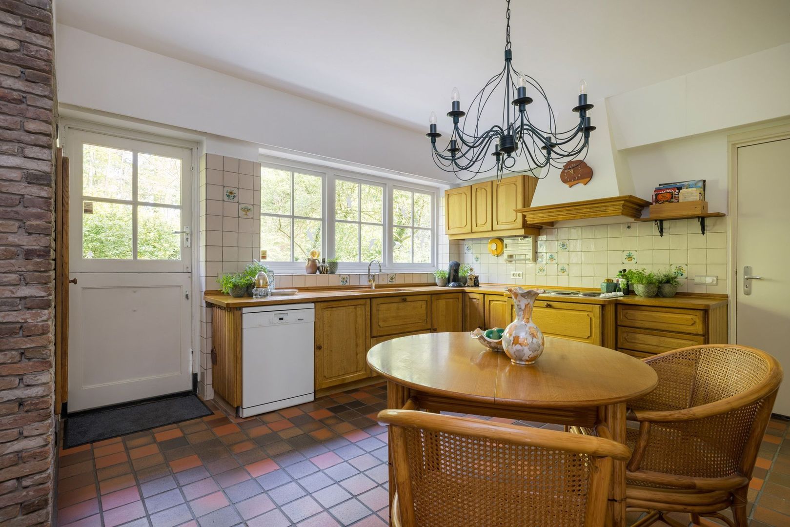 Leursebaan 387, Breda foto-15