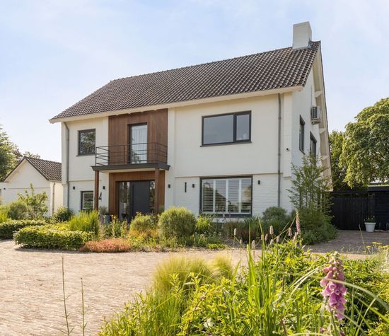 Bosschendijk 64, Oudenbosch