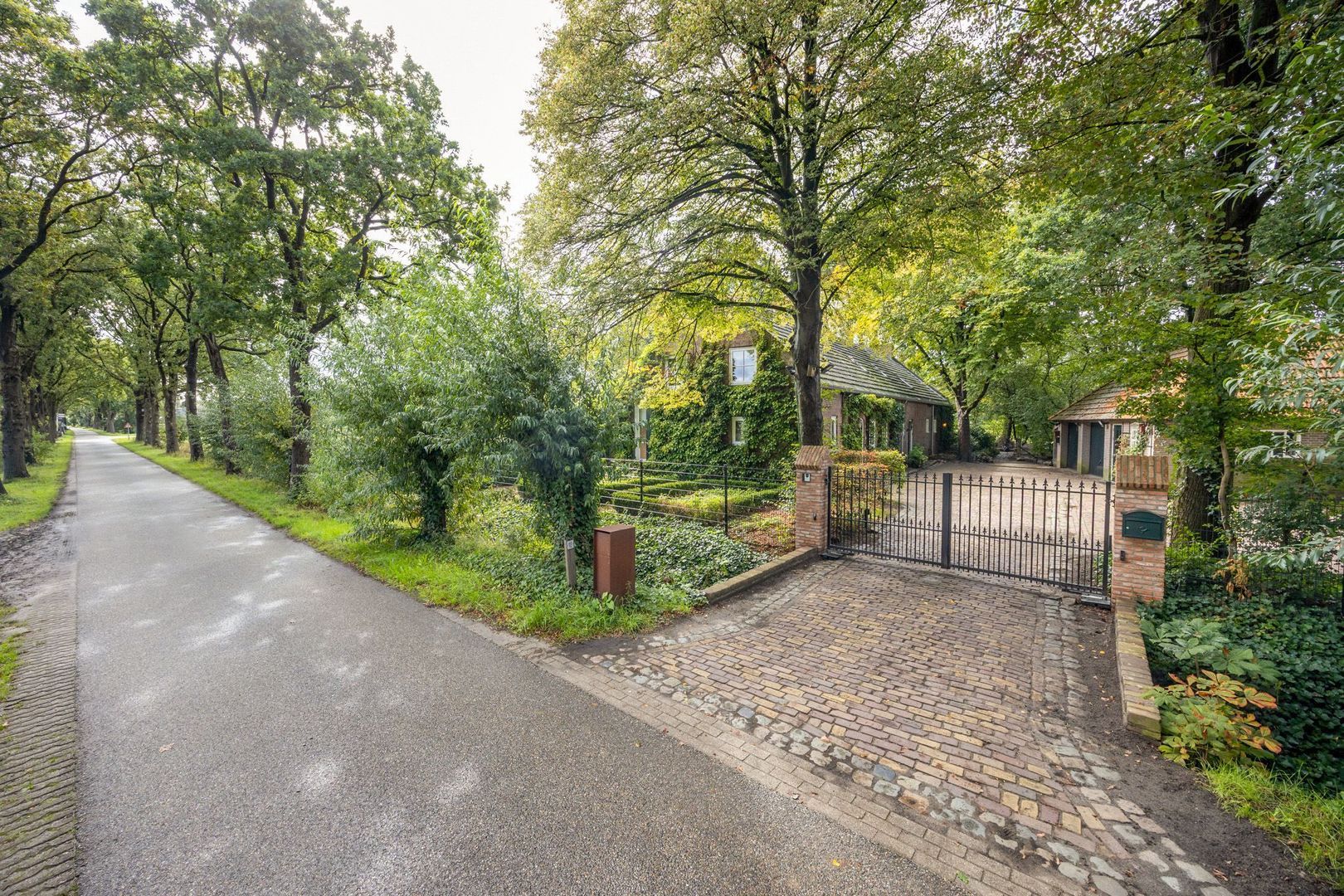 Hoge Vaartkant 18, Etten-Leur foto-86
