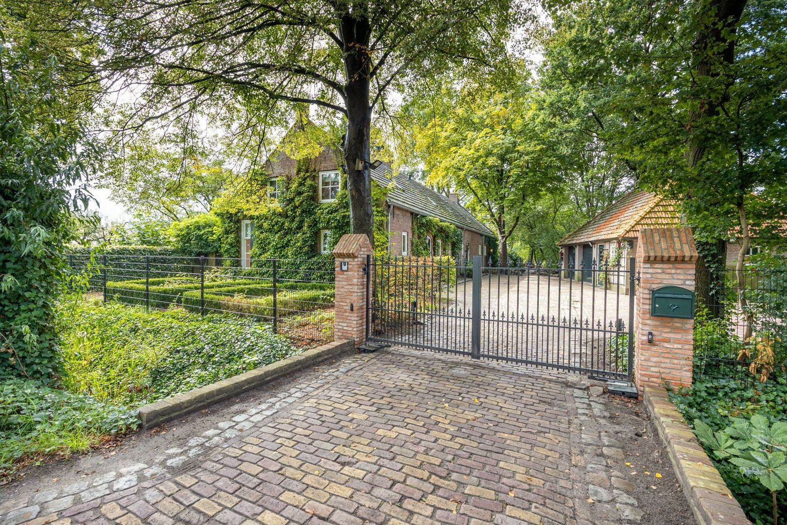 Hoge Vaartkant 18, Etten-Leur foto-87
