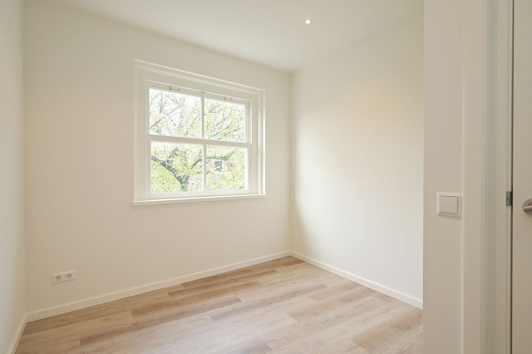 Nieuwe Uitleg 28 E