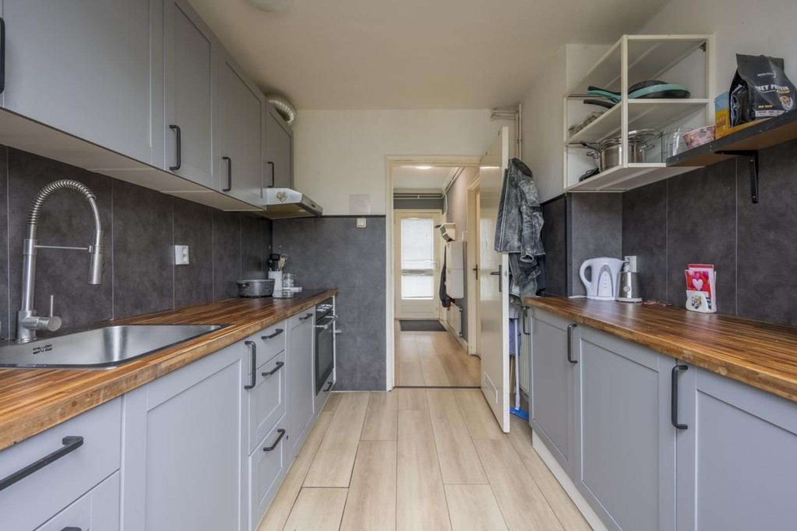 De Ruyterstraat 18, Nijkerk foto-8