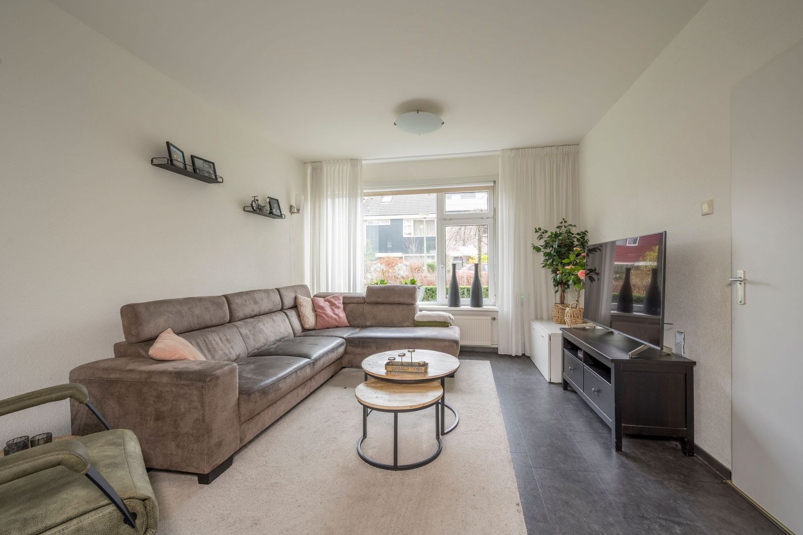 Van Oldenbarneveltstraat 52, Nijkerk foto-3