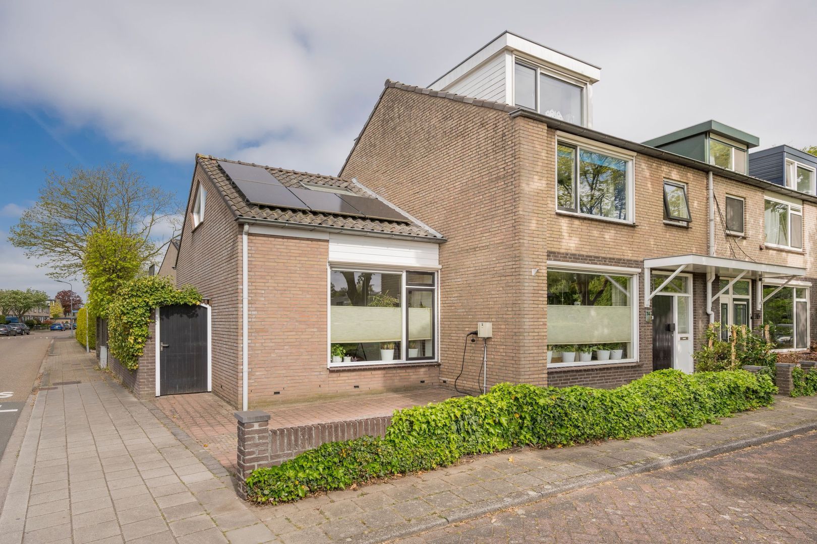 Larixlaan 74, Nijkerk foto-0