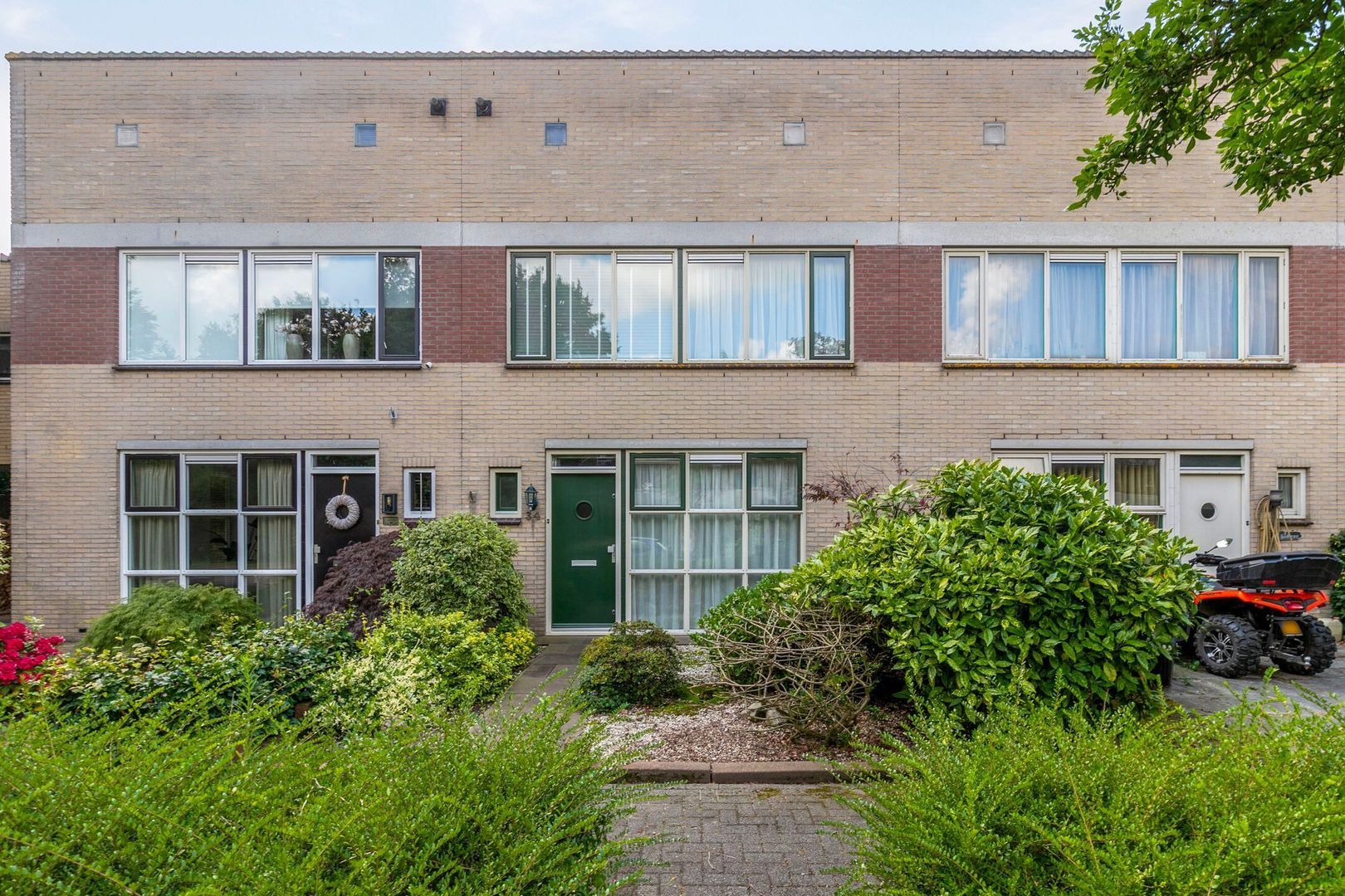 Kostverloren 34, Nijkerk foto-1