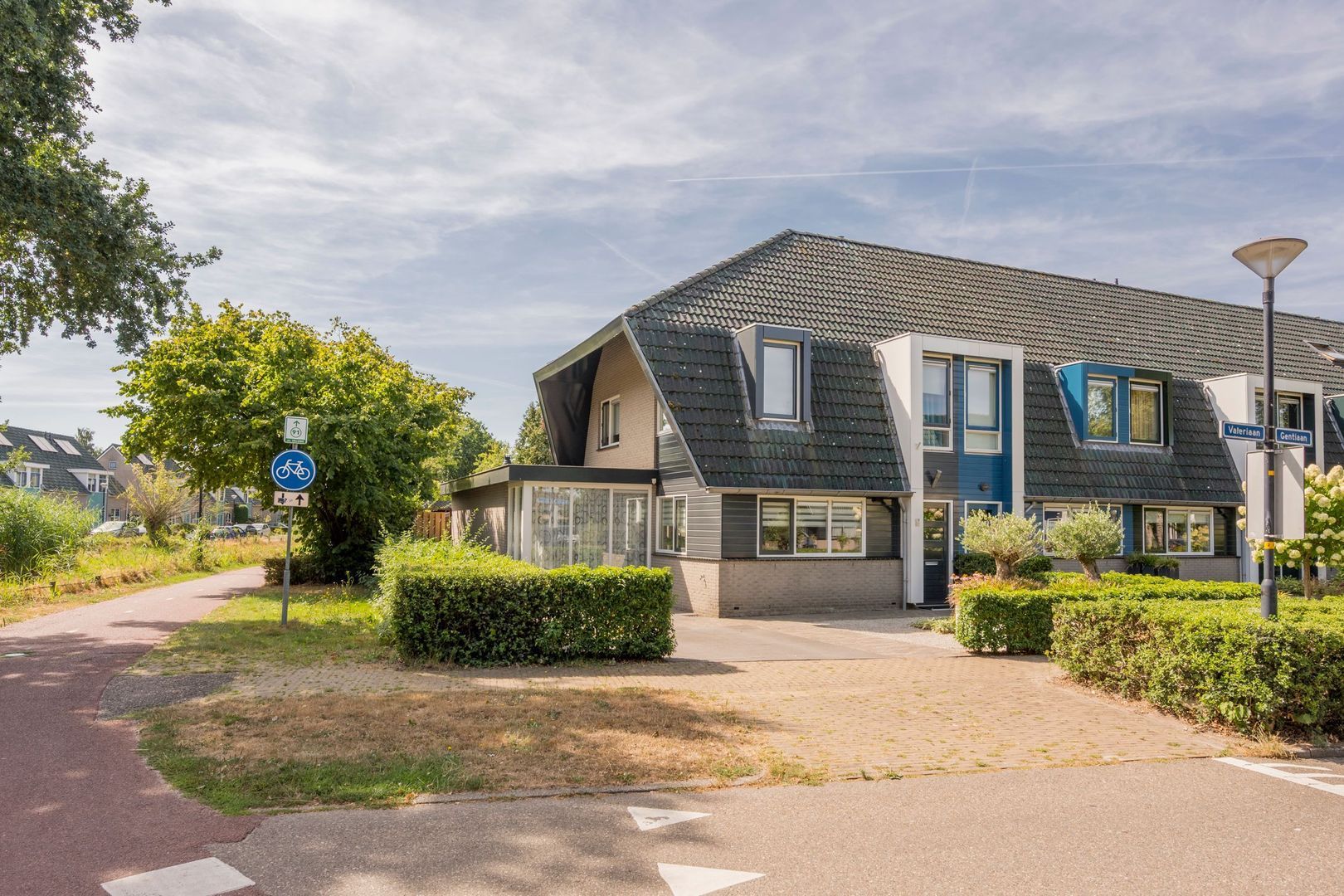 Gentiaan 2, Nijkerk foto-0