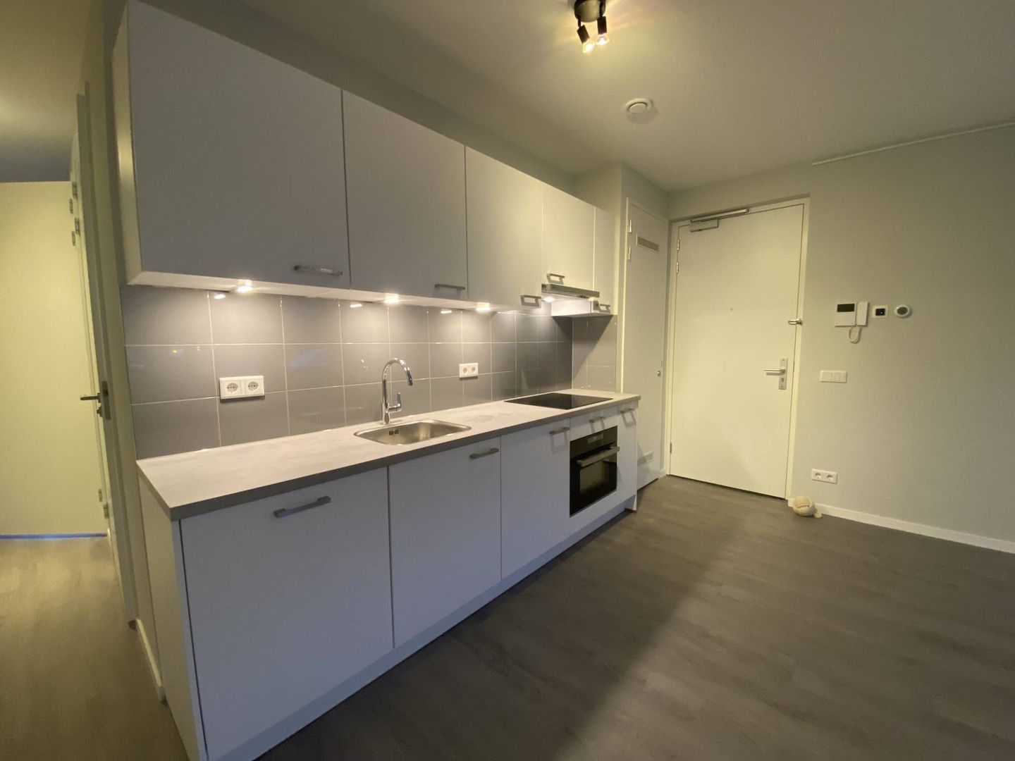 Tongelresestraat, Eindhoven foto-1 blur