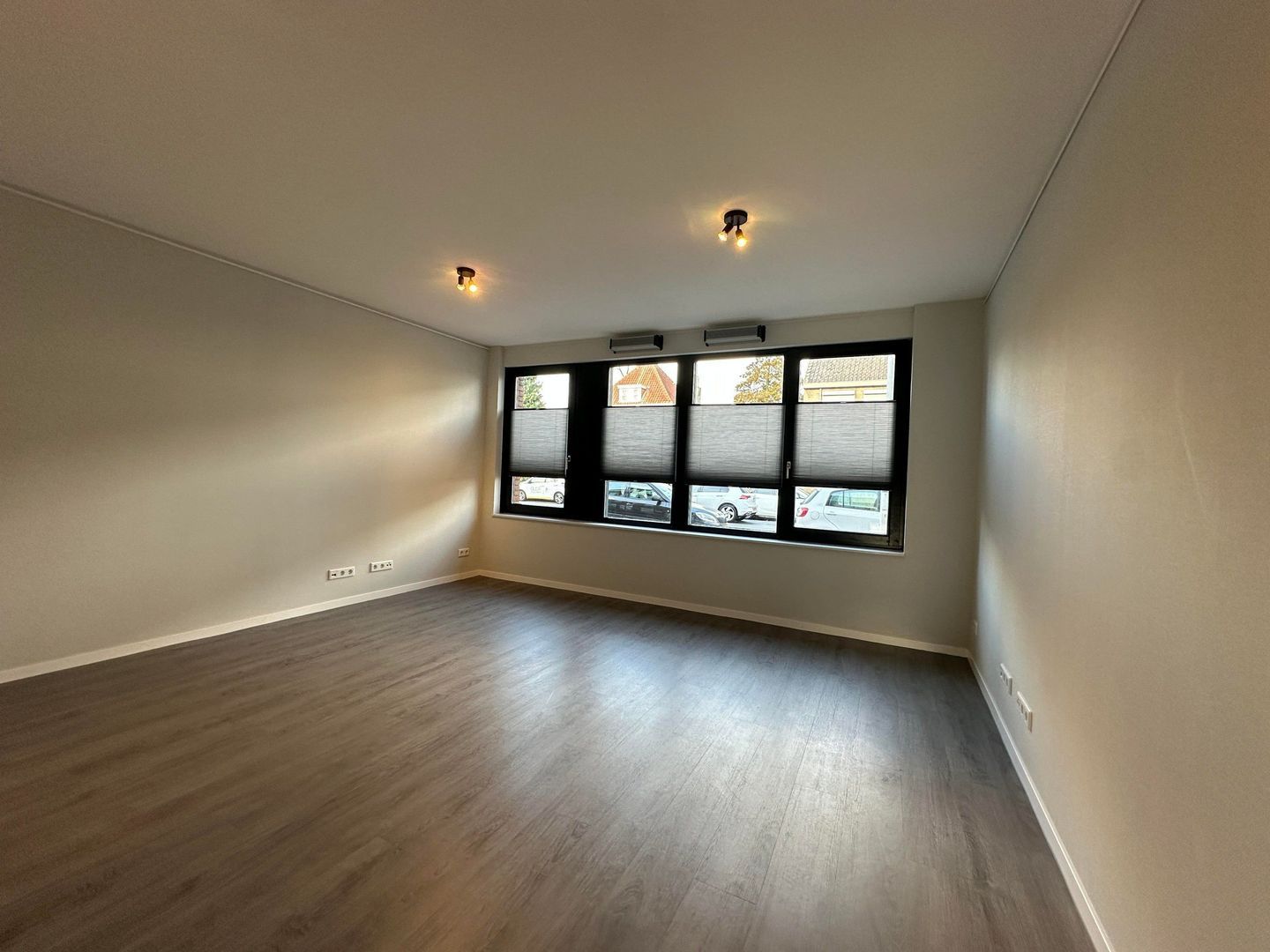 Tongelresestraat, Eindhoven foto-3 blur