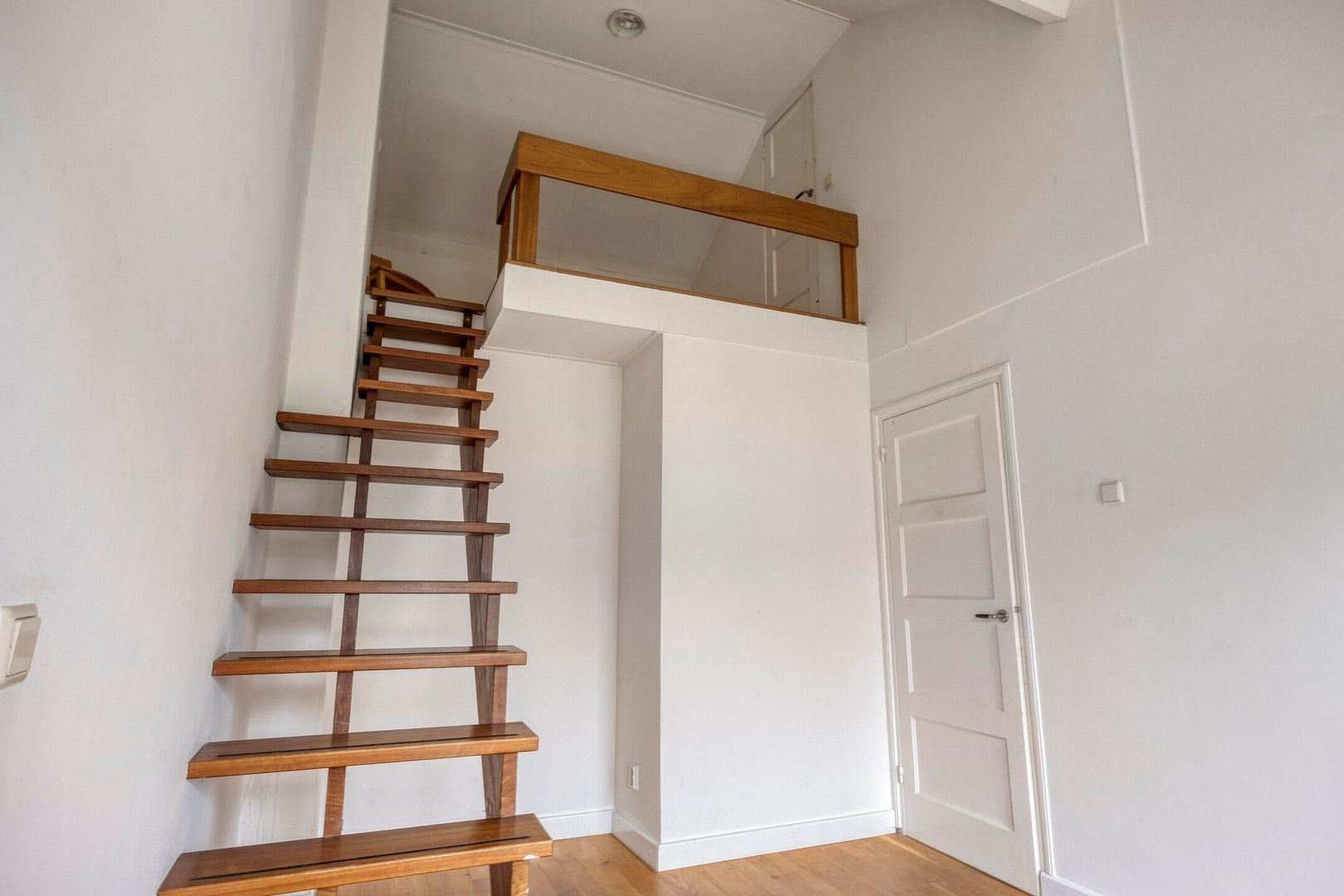 St Adrianusstraat, Eindhoven foto-25 blur