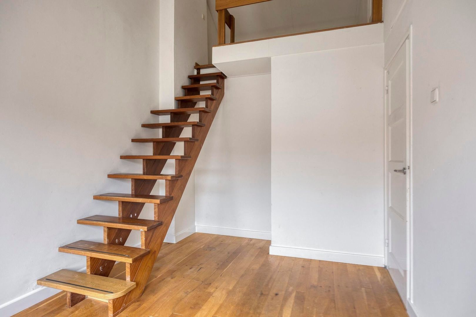 St Adrianusstraat, Eindhoven foto-24 blur