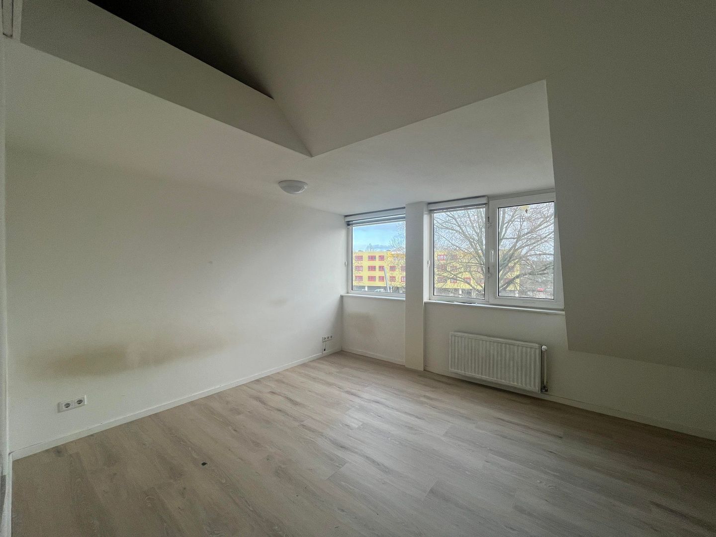 Hobbemastraat, Eindhoven foto-1 blur