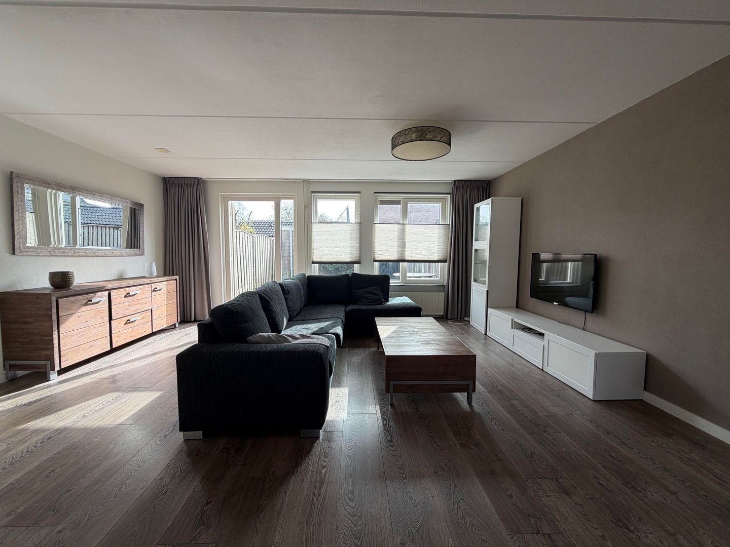 Annie Romein-Verschoorstraat, Eindhoven foto-1 blur