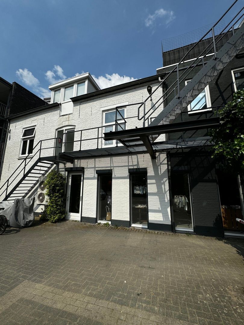 Kleine Berg, Eindhoven foto-1 blur