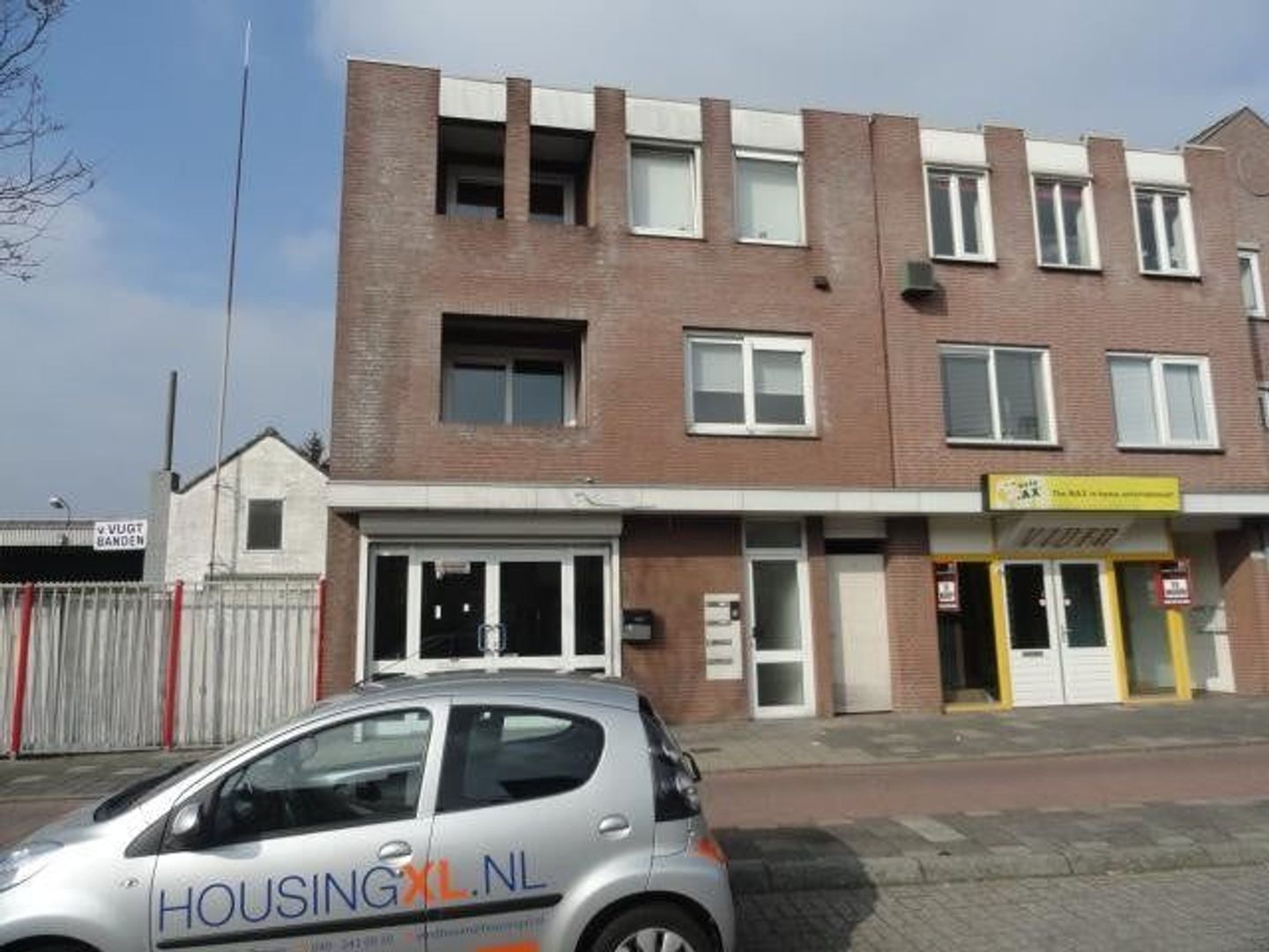 Tongelresestraat, Eindhoven foto-1 blur