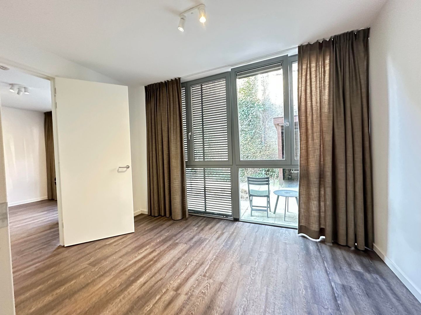 Kleine Berg, Eindhoven foto-1 blur