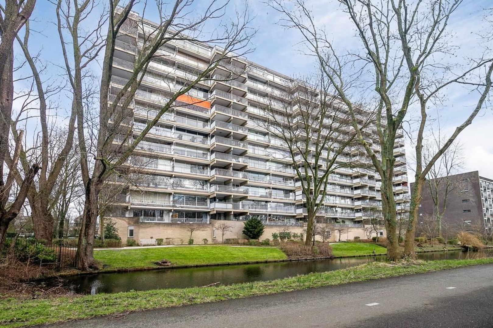Aart van der Leeuwlaan 26, Delft foto-27 blur