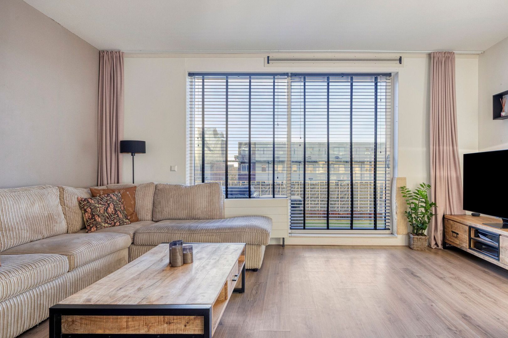 Weegbree 89, Pijnacker foto-1 blur