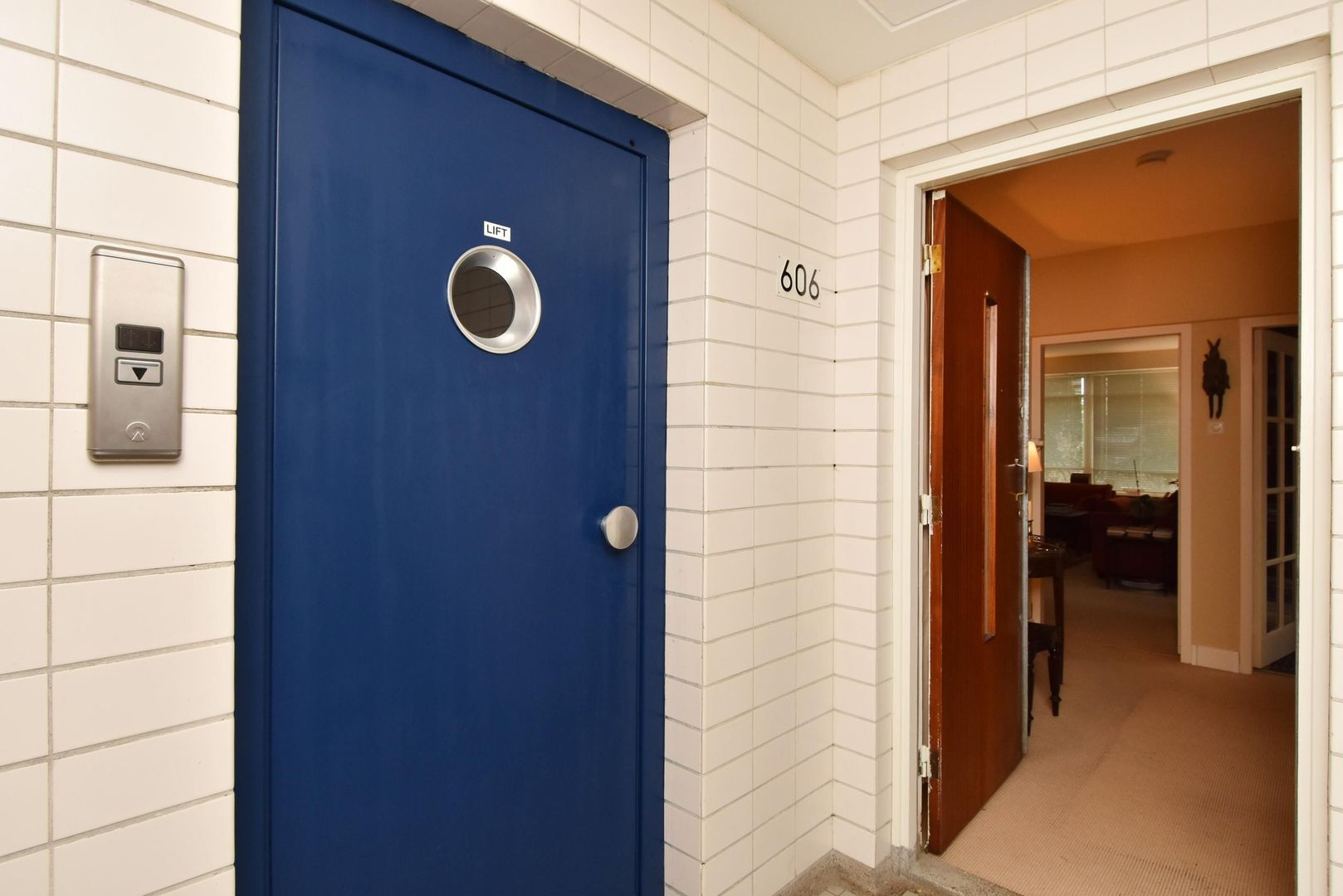 Suzannaland 606, Den Haag foto-6 blur