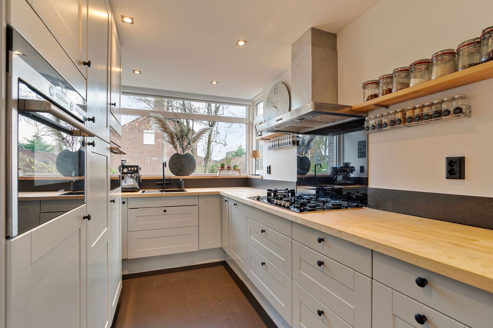 Admiraal de Ruyterstraat 163, Oud-Beijerland foto-7 blur