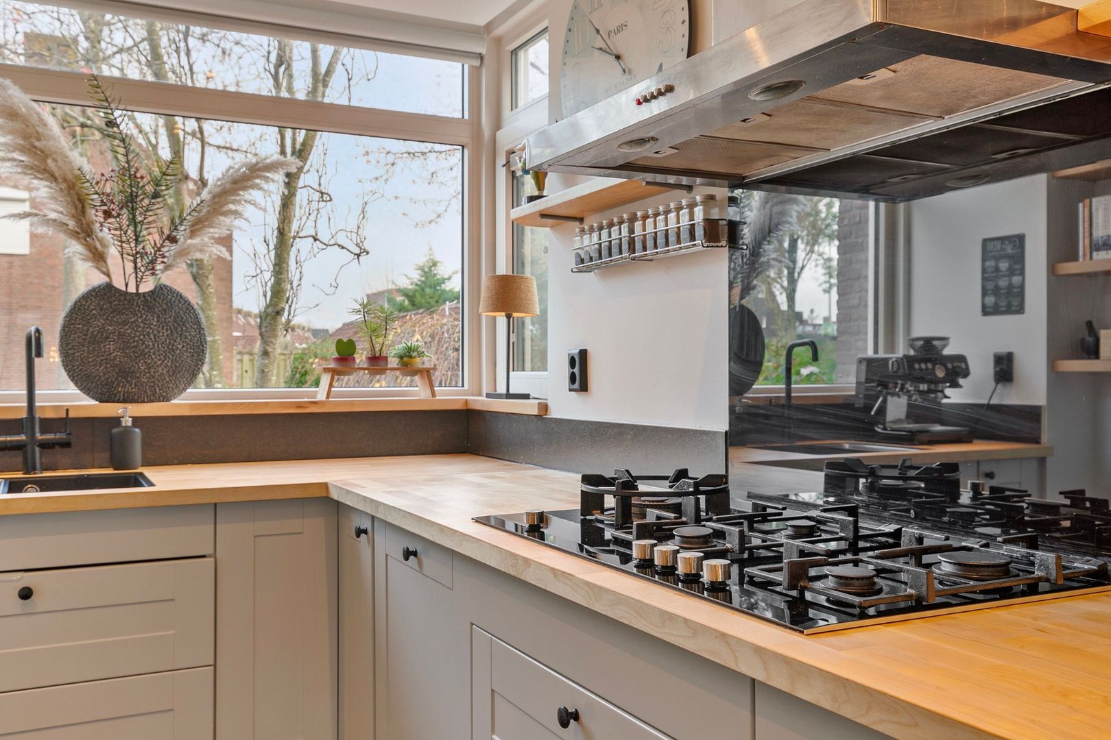 Admiraal de Ruyterstraat 163, Oud-Beijerland foto-9 blur