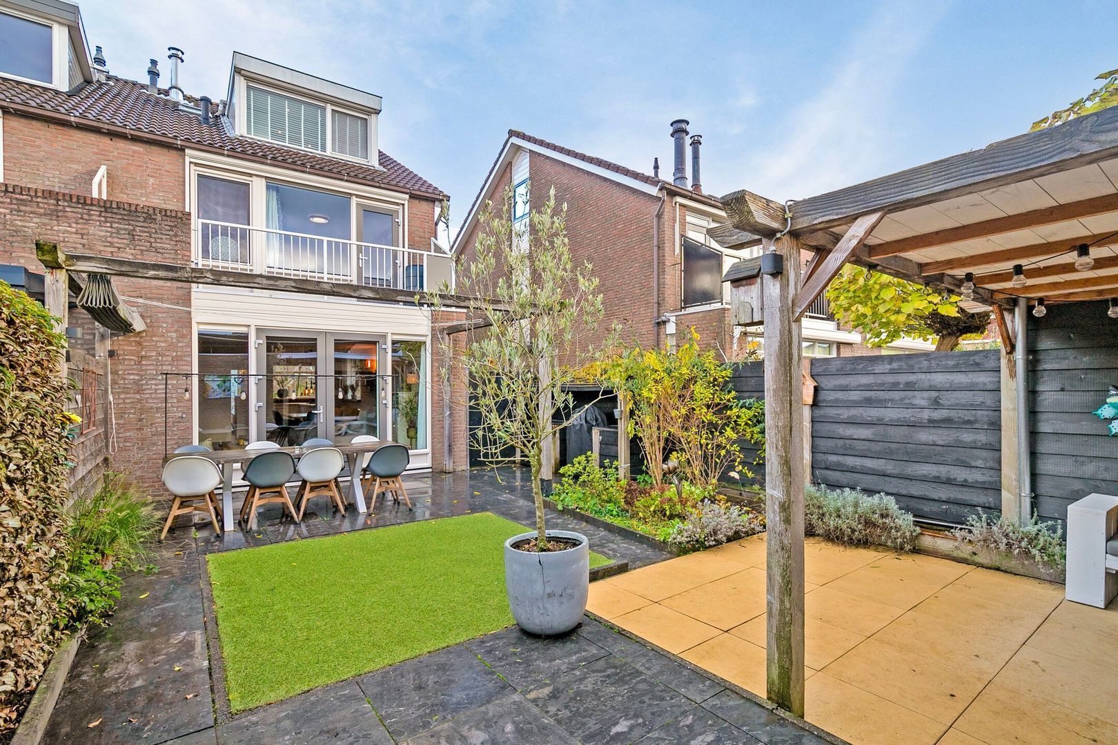 Admiraal de Ruyterstraat 163, Oud-Beijerland foto-26 blur